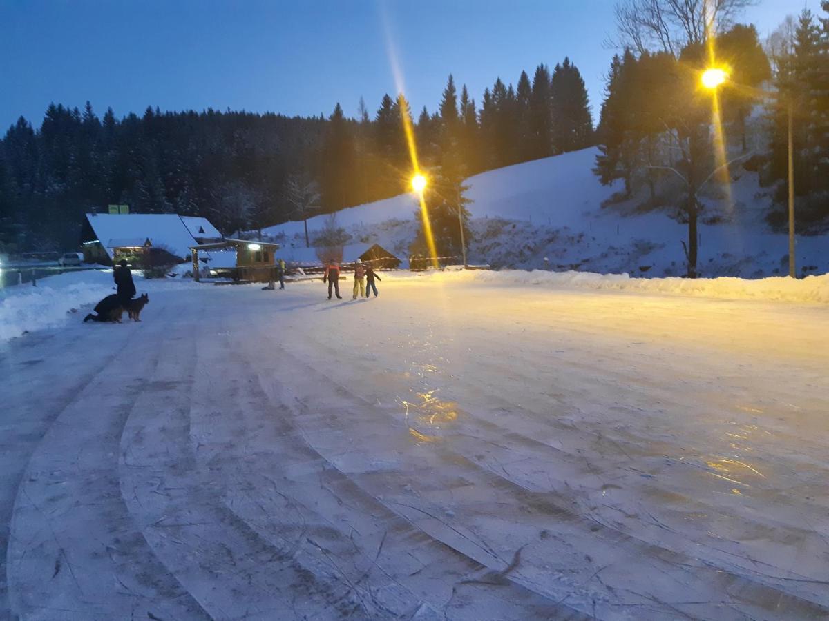 Gasthof Klug Zum Ehrensepp Modriach Exterior foto